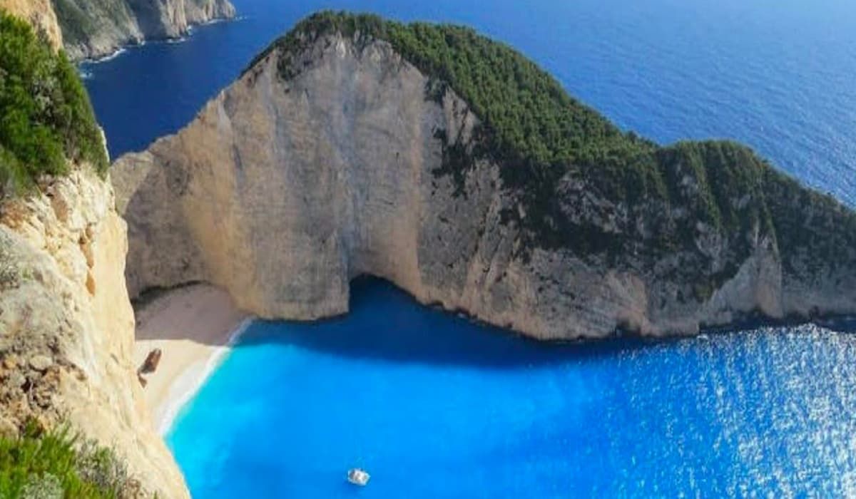 private yacht charter Ionian Islands, luxury yacht charter Greek Islands