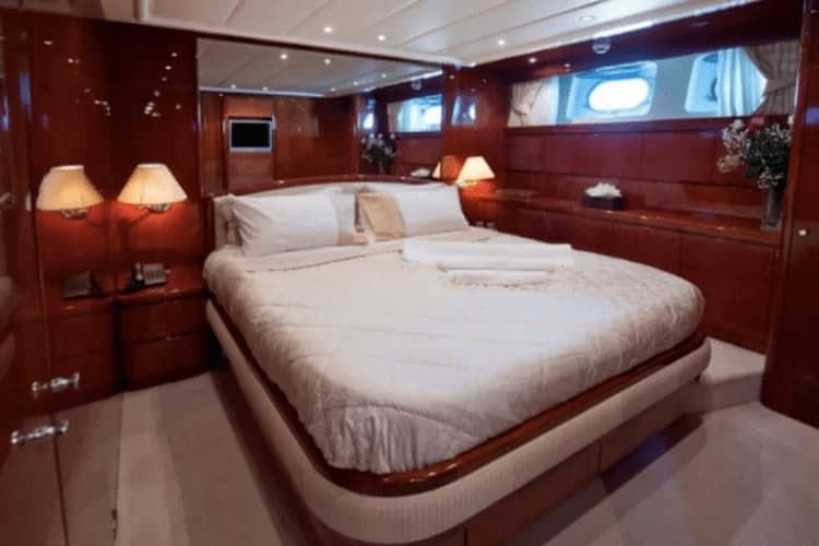 Greece Yacht Charter, Falcon Yacht Charter