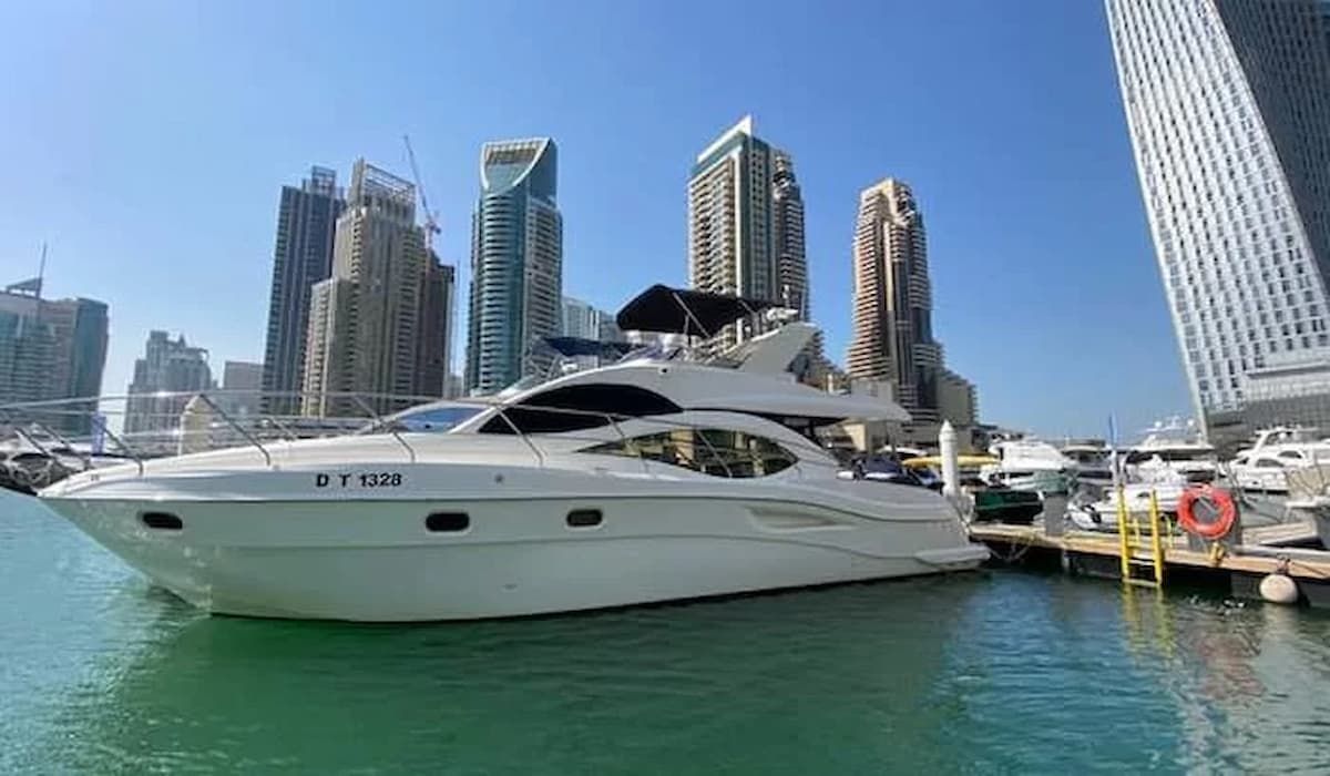 finest yacht charter dubai