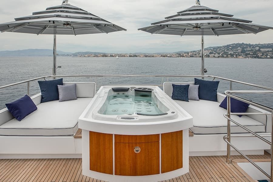 yacht jacuzzi, superyacht jacuzzi, superyacht rental